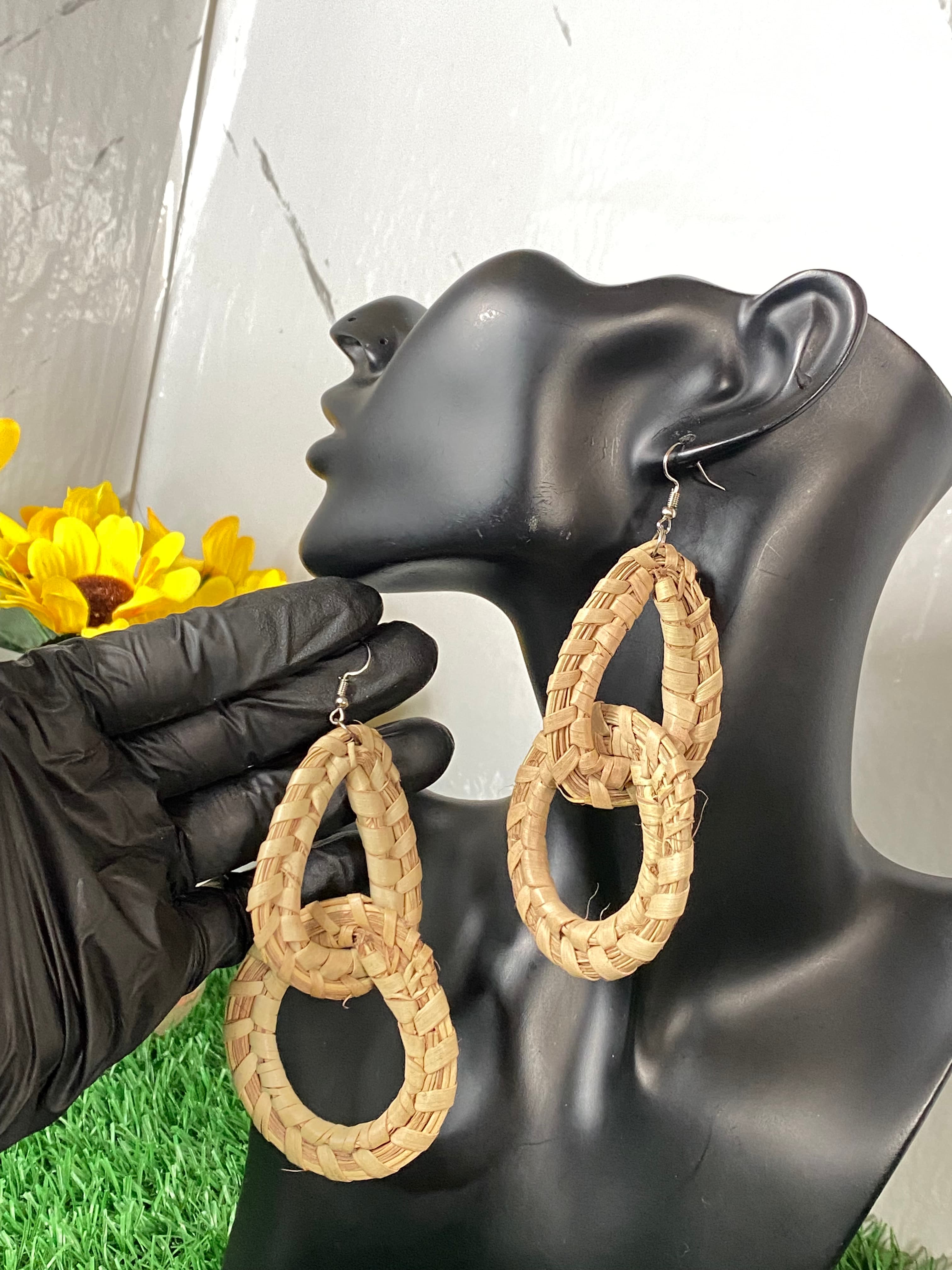Raffia earring