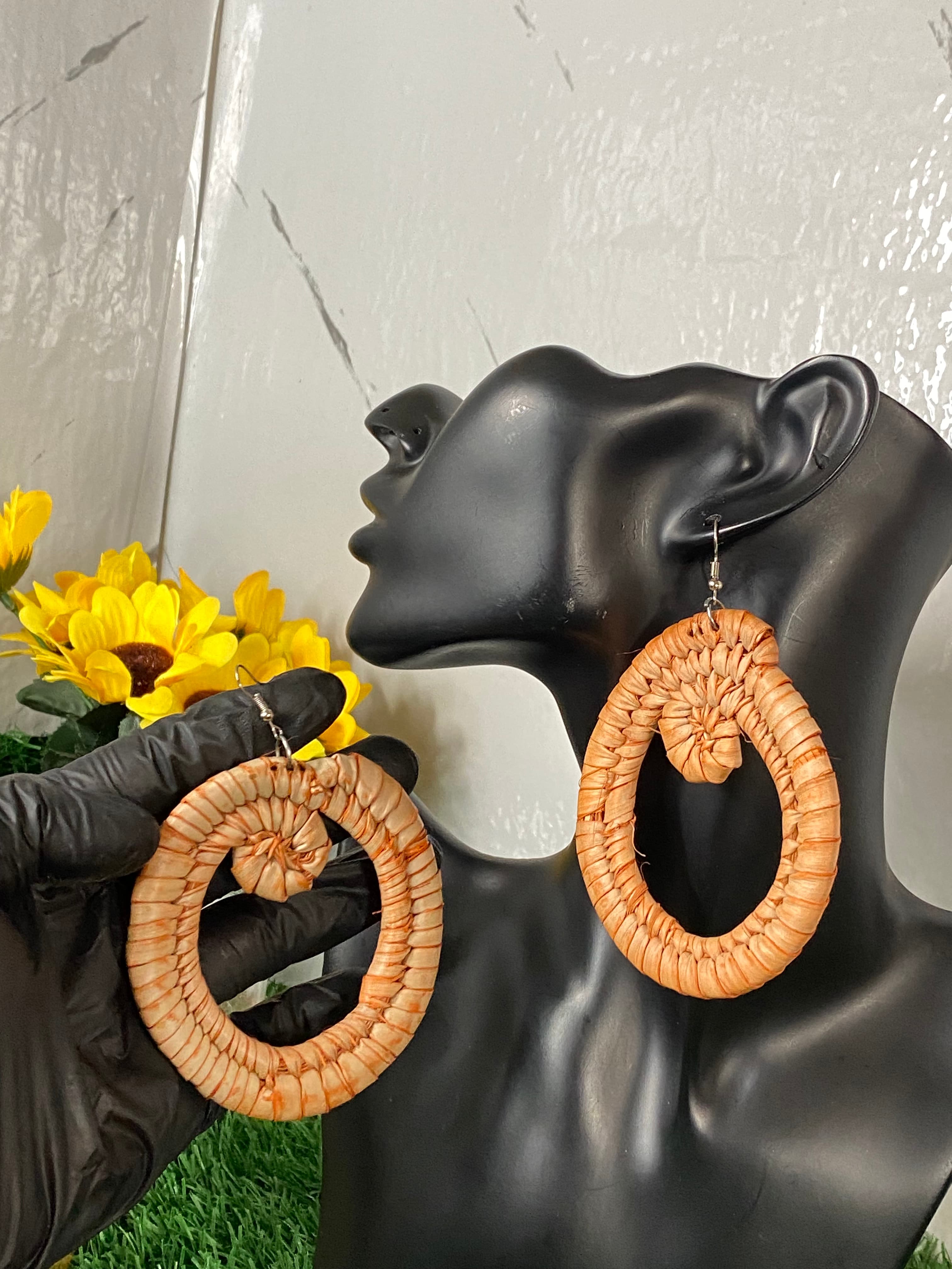 Raffia earring