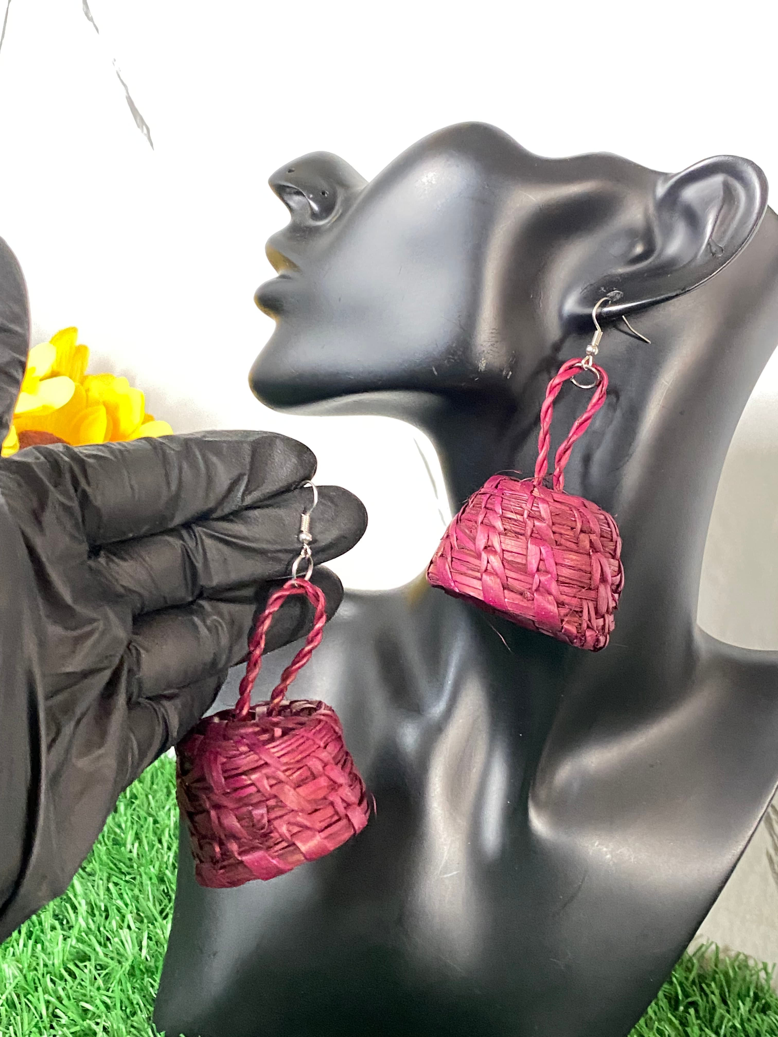 Raffia earring