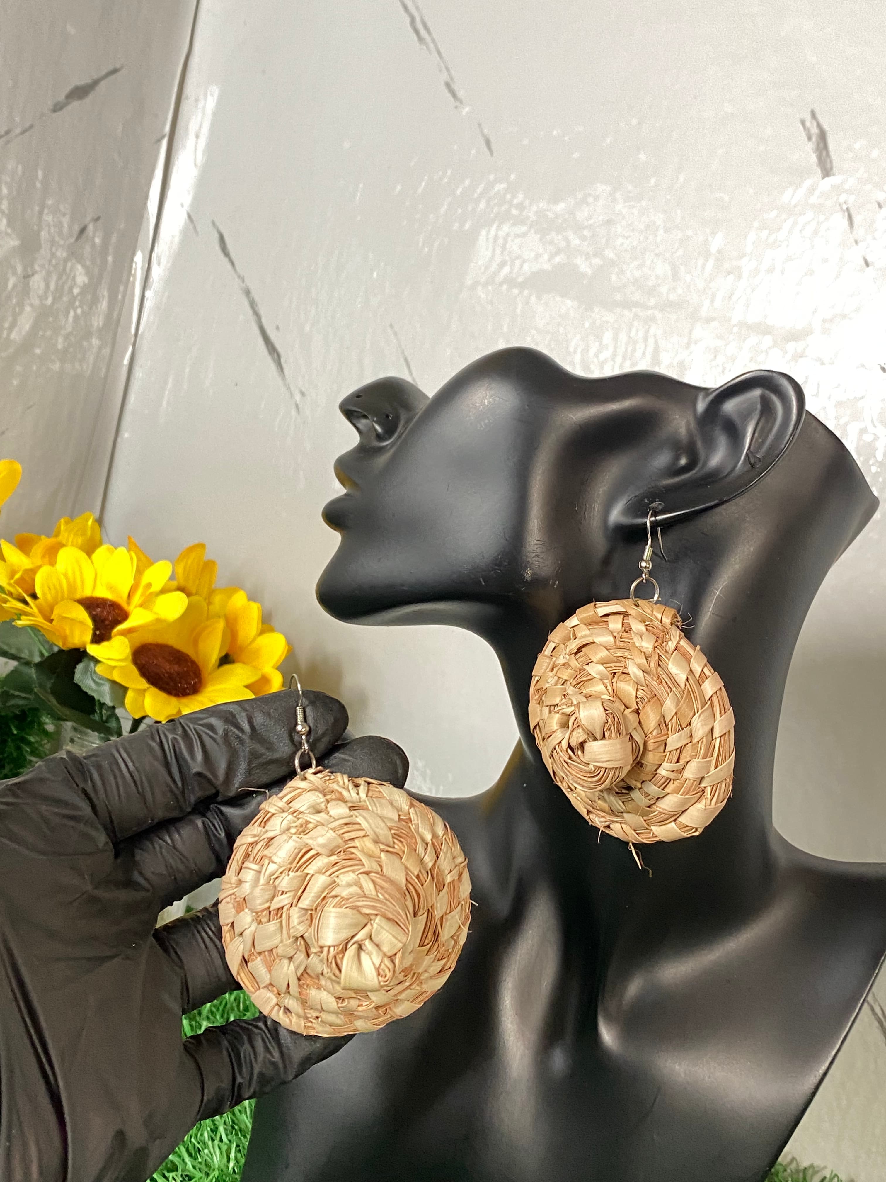 Raffia earring