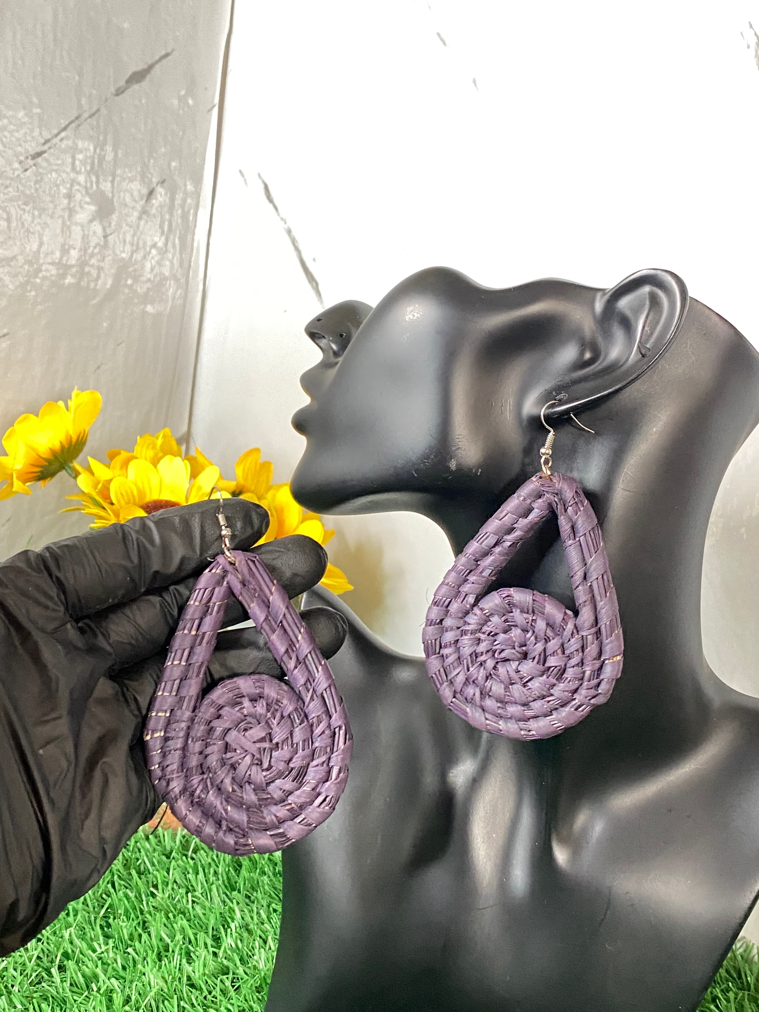 Raffia earring